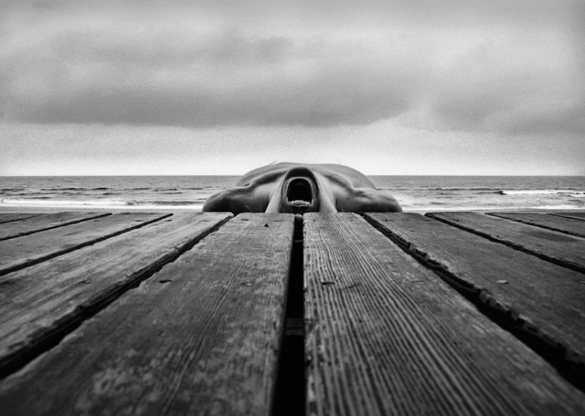 Fotógrafo usa su cuerpo desnudo para crear mundos de fantasía