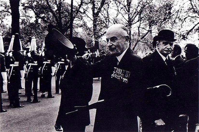 Foto de la rara edición de Ian Berry &quot;The English&quot;