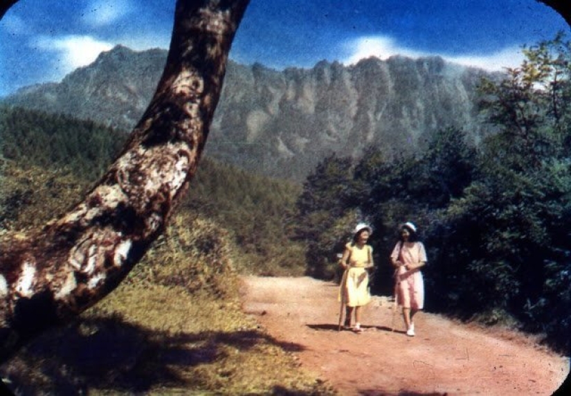 Fotografías en color de mujeres del Imperio ruso a principios del siglo XX