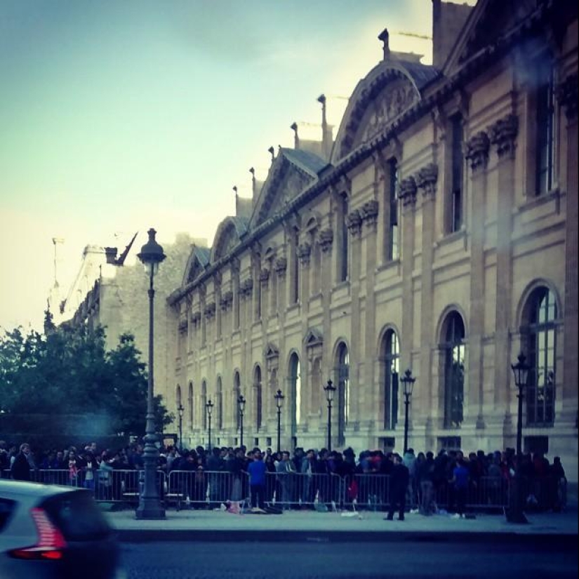 Fotos de colas para iPhone 6 en todo el mundo