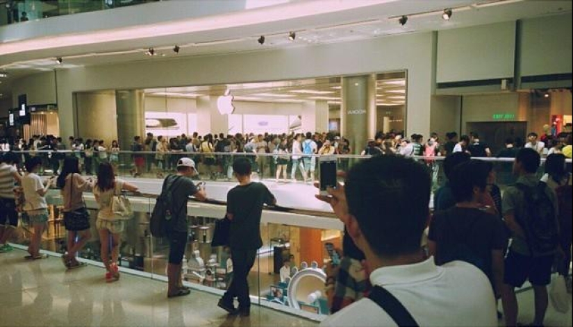 Fotos de colas para iPhone 6 en todo el mundo