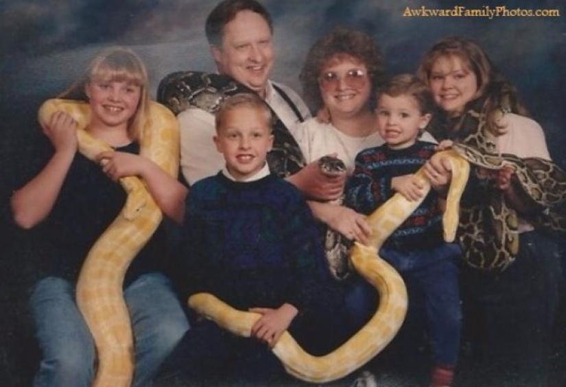 Fotos familiares muy extrañas con mascotas
