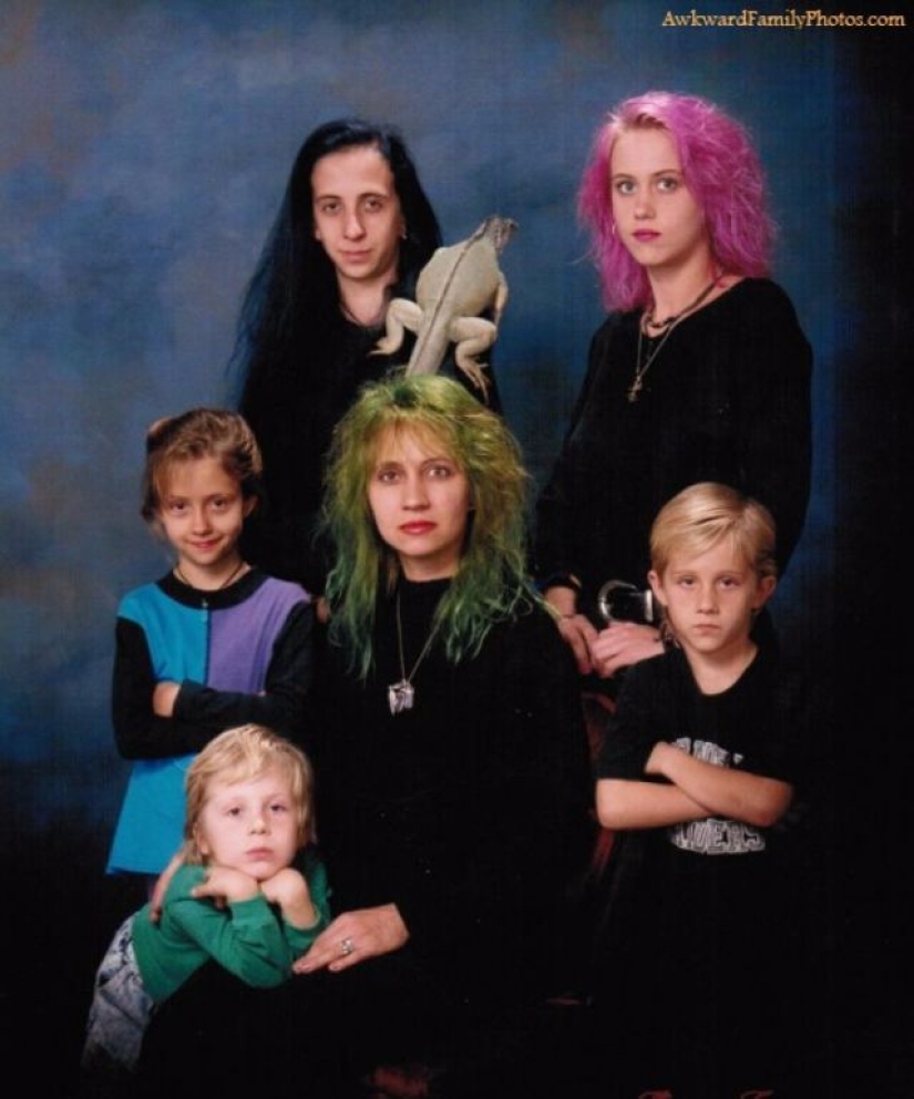 Fotos familiares muy extrañas con mascotas