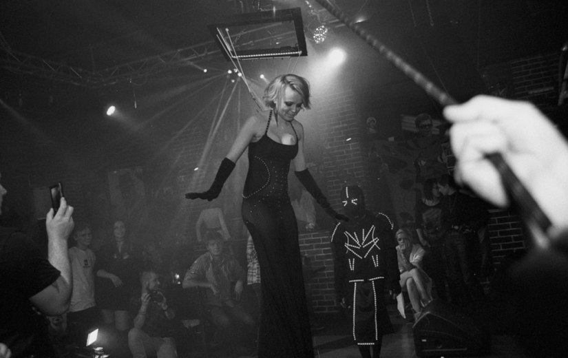 Fotos impactantes: En ganchos Fotos impactantes: En ganchos