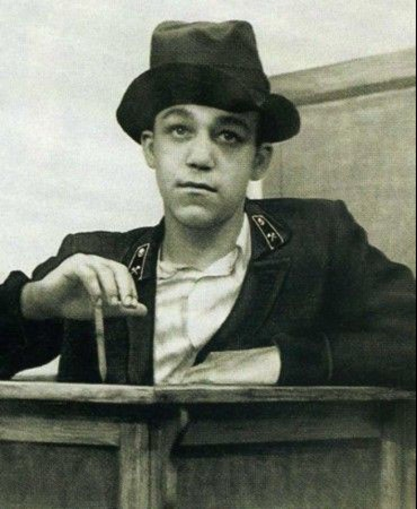 Fotos raras en la memoria de la cantante: su infancia, adolescencia y juventud de José Kobzon Fotos raras en la memoria de la cantante: su infancia, adolescencia y juventud de José Kobzon