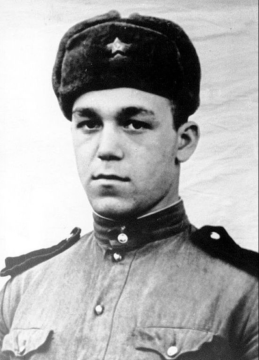 Fotos raras en la memoria de la cantante: su infancia, adolescencia y juventud de José Kobzon Fotos raras en la memoria de la cantante: su infancia, adolescencia y juventud de José Kobzon