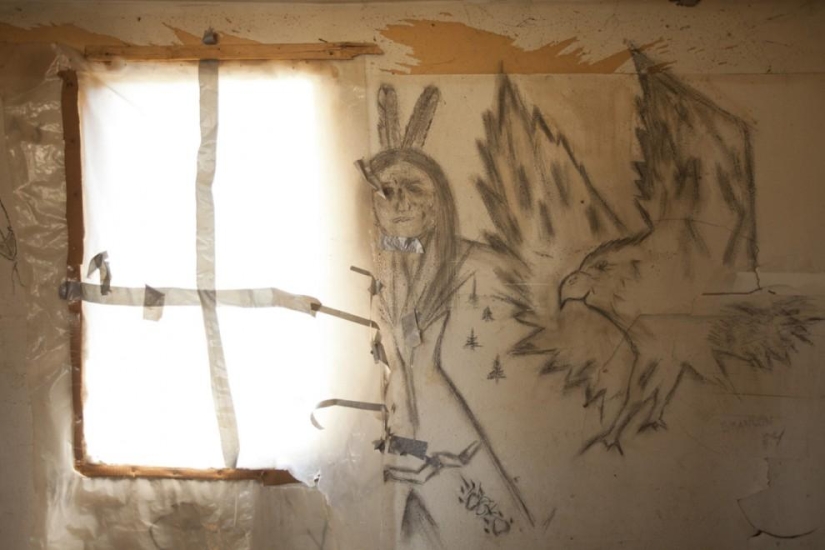 Fotos surrealistas de la vida de los indios Oglala Lakota modernos Fotos surrealistas de la vida de los indios Oglala Lakota modernos