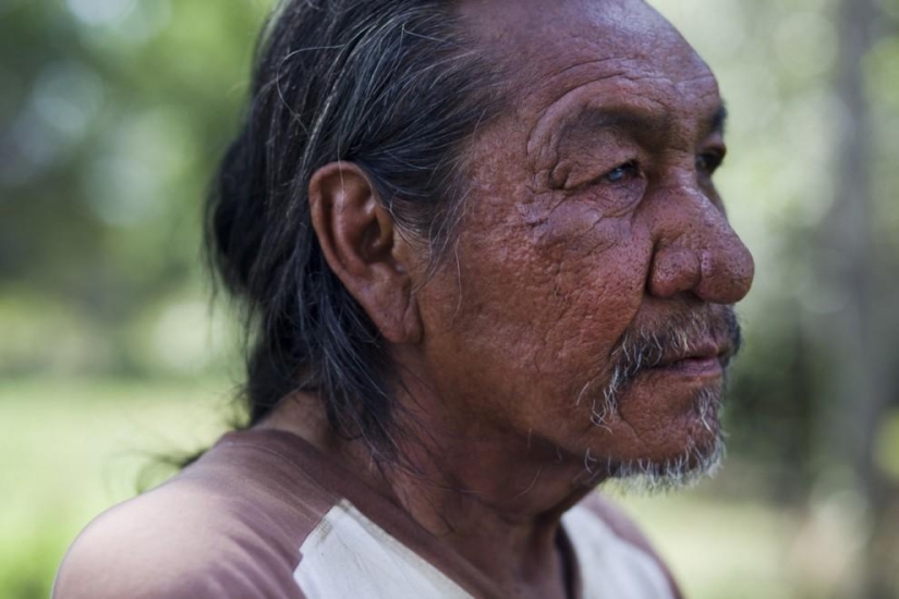 Fotos surrealistas de la vida de los indios Oglala Lakota modernos Fotos surrealistas de la vida de los indios Oglala Lakota modernos