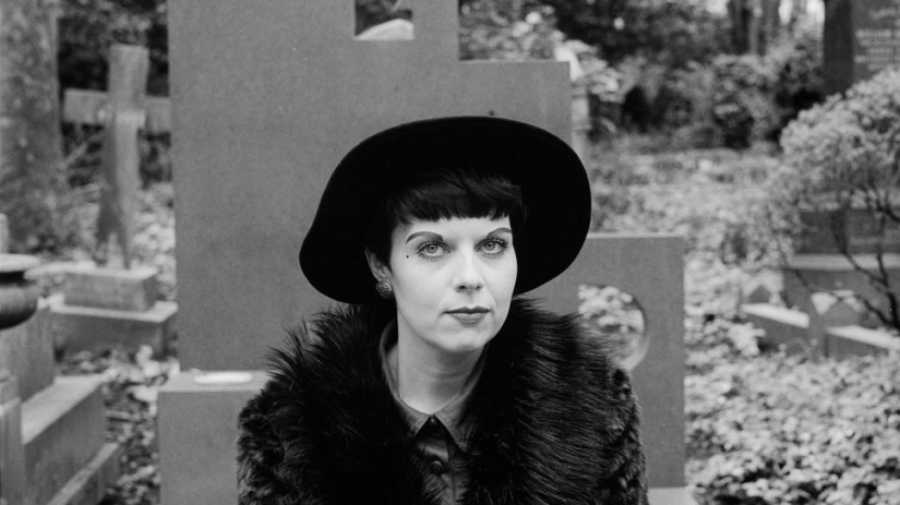 Friends of the dead, or Who you just won't meet in London cemeteries Friends of the dead, or Who you just won't meet in London cemeteries