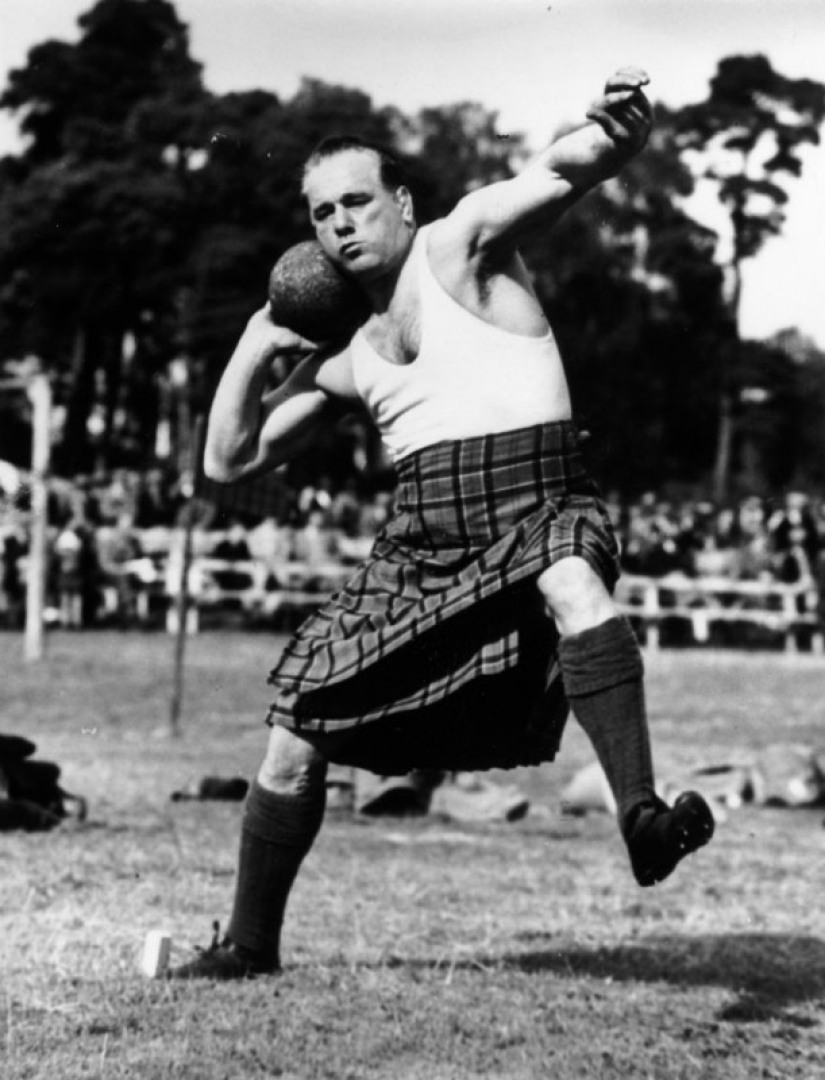 Fuerza, Coraje y Faldas Voladoras - Highland Games en Escocia Fuerza, Coraje y Faldas Voladoras - Highland Games en Escocia