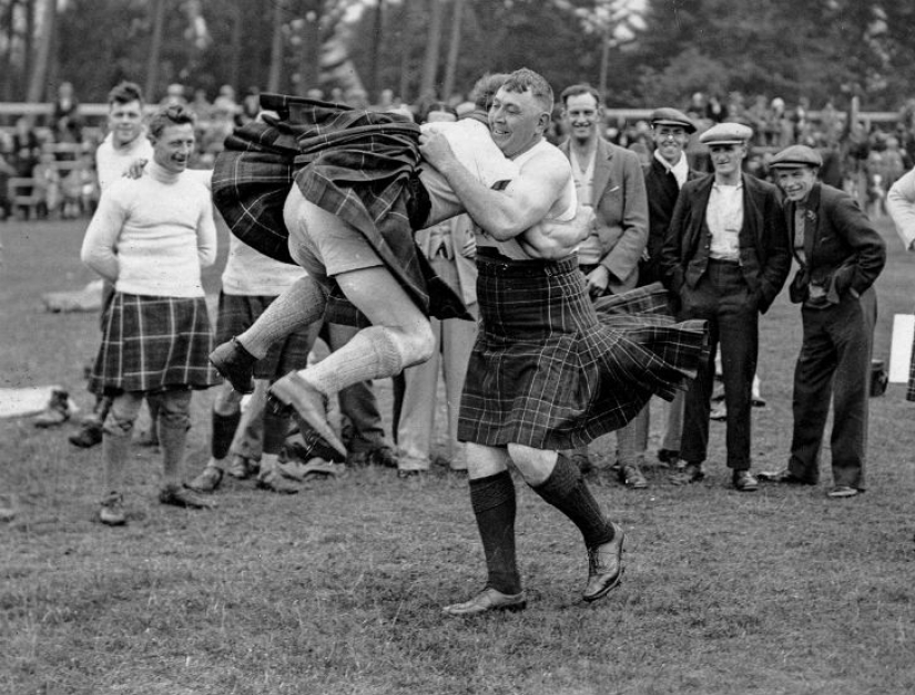 Fuerza, Coraje y Faldas Voladoras - Highland Games en Escocia Fuerza, Coraje y Faldas Voladoras - Highland Games en Escocia