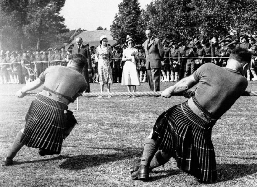 Fuerza, Coraje y Faldas Voladoras - Highland Games en Escocia Fuerza, Coraje y Faldas Voladoras - Highland Games en Escocia