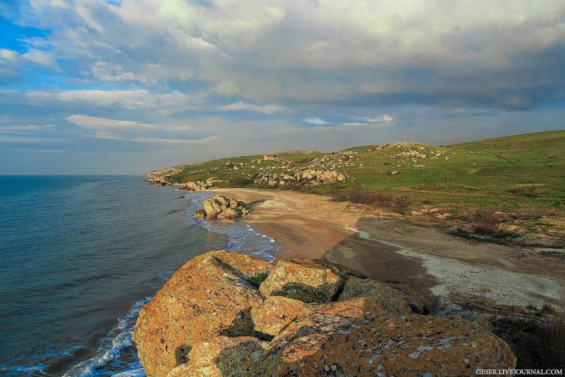 General's beaches of the Kerch Peninsula