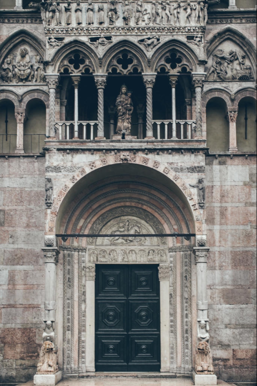 Geografía interesante - puertas en diferentes partes de Europa