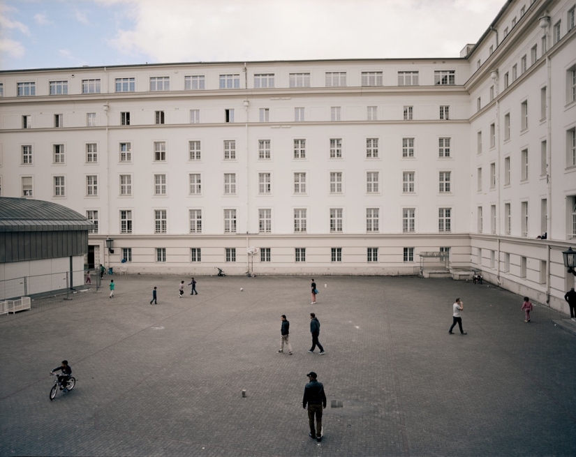 German families open their doors and hearts to refugees