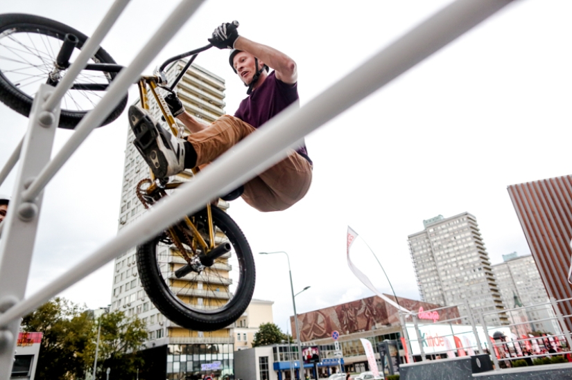 Giant chess and ballet school from the choreographers of the Bolshoi Theater Giant chess and ballet school from the choreographers of the Bolshoi Theater
