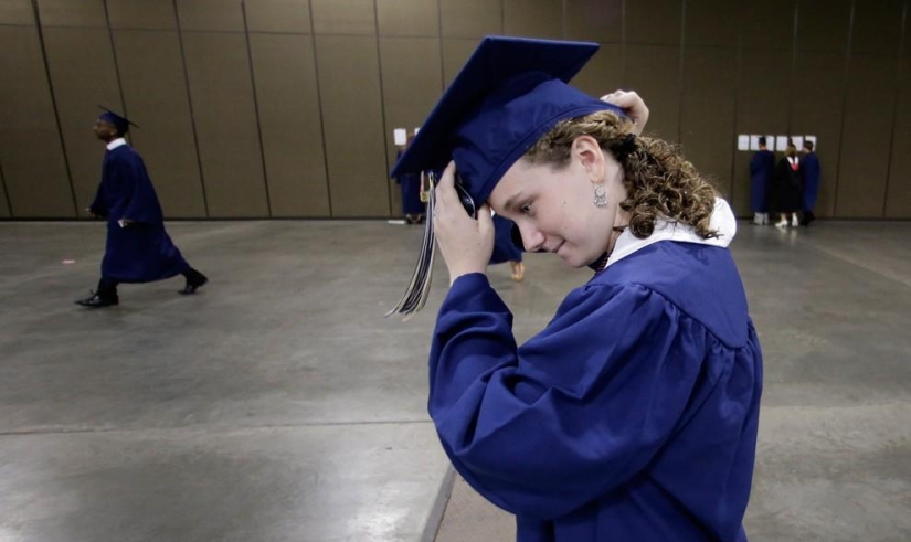 Graduation ceremonies around the world