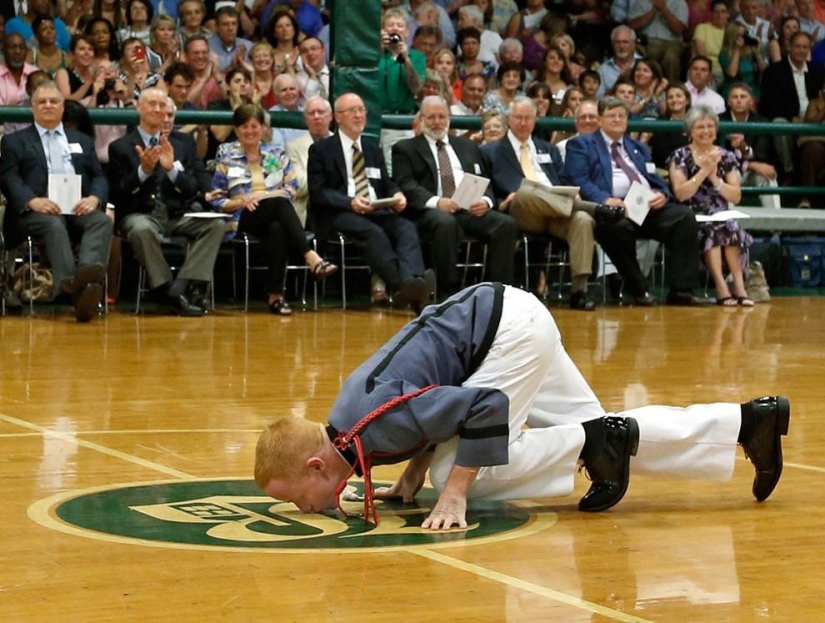 Graduation ceremonies around the world