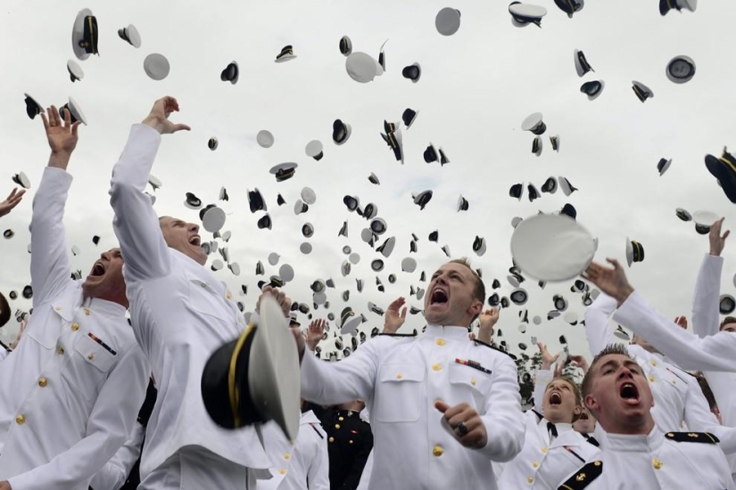 Graduation ceremonies around the world