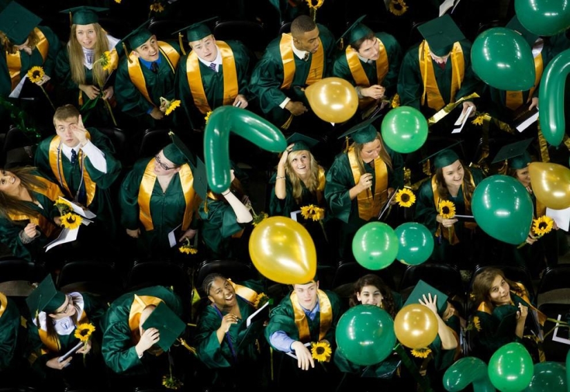Graduation ceremonies around the world