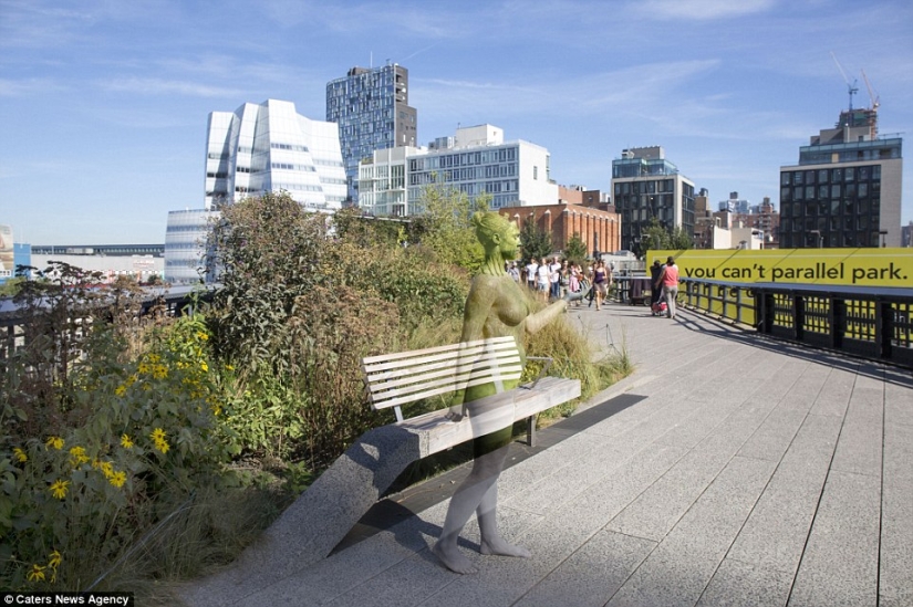 Gran camuflaje: cómo las personas desnudas se mezclan con el paisaje