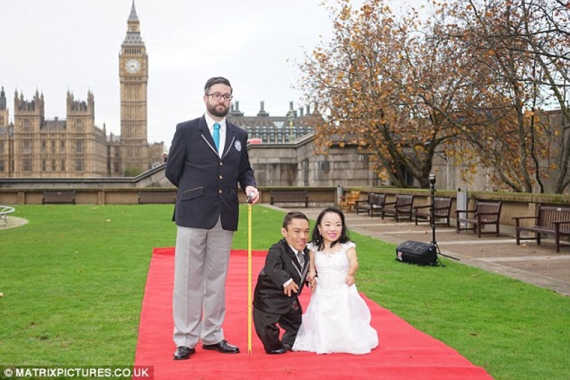 Gran día para gente pequeña: la pareja más baja del mundo finalmente se casó