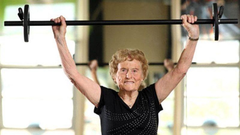 Grandmothers with gunpowder in powder flasks Grandmothers with gunpowder in powder flasks