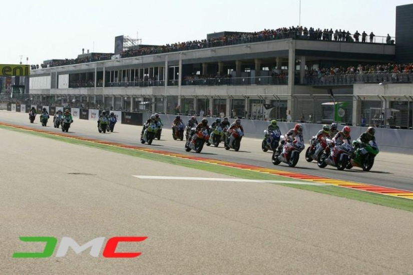 Gravel flights at the World Supersport race in Aragon