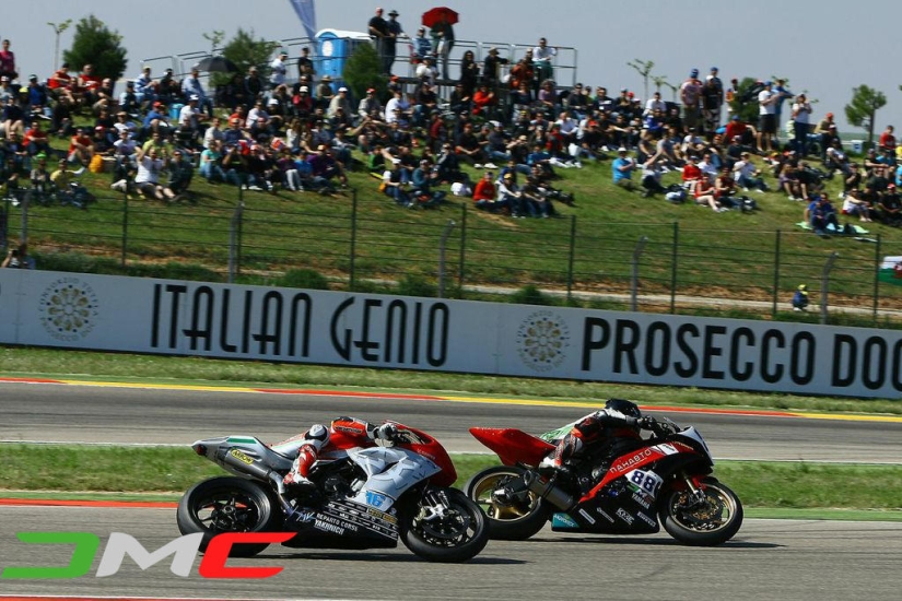 Gravel flights at the World Supersport race in Aragon
