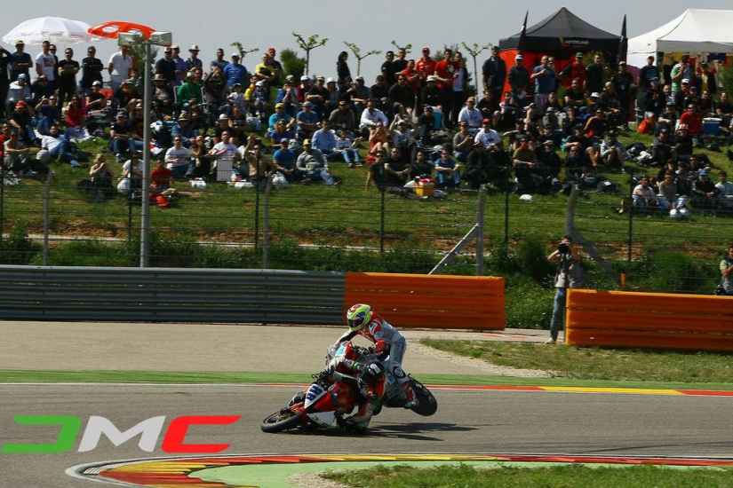 Gravel flights at the World Supersport race in Aragon
