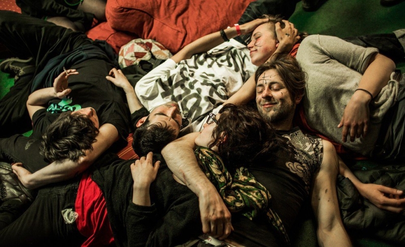 Guía de okupas londinenses en un proyecto fotográfico de Corinna Kern