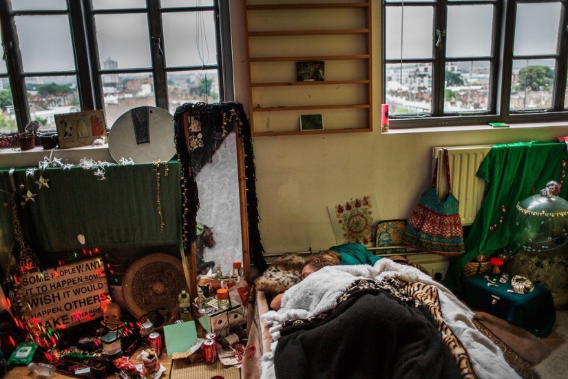 Guía de okupas londinenses en un proyecto fotográfico de Corinna Kern