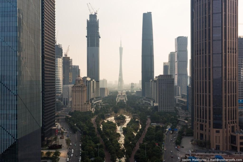 Guangzhou: Roofs and Slums