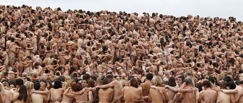 Hambruna: Spencer Tunick volverá a desnudar a todos Hambruna: Spencer Tunick volverá a desnudar a todos
