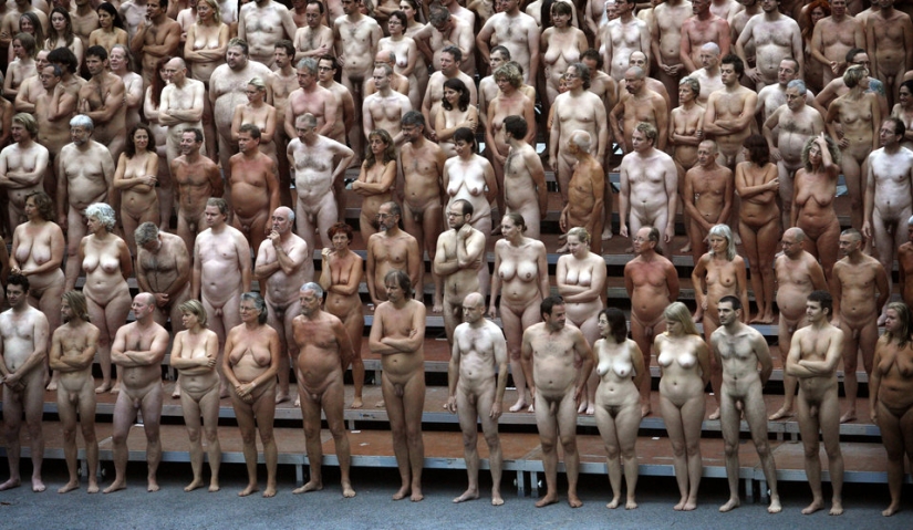 Hambruna: Spencer Tunick volverá a desnudar a todos Hambruna: Spencer Tunick volverá a desnudar a todos