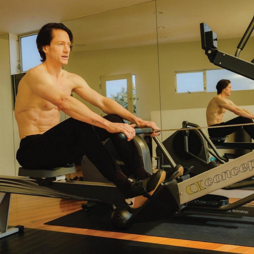 Healthy lifestyle at the maximum: A rich biohacker spends millions for the sake of eternal youth