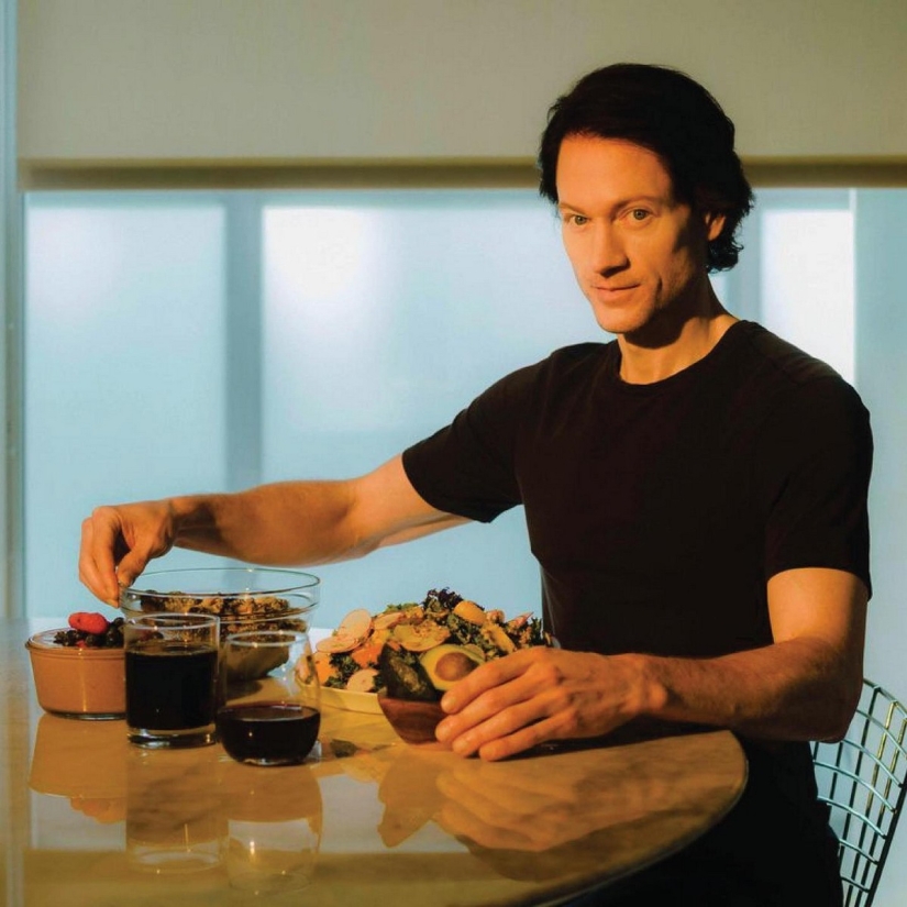 Healthy lifestyle at the maximum: A rich biohacker spends millions for the sake of eternal youth