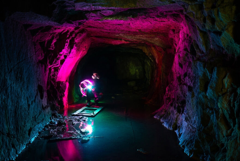 Here Are My 14 New Pics Which I Took At Abandoned Places At Night Using A Lot Of Light