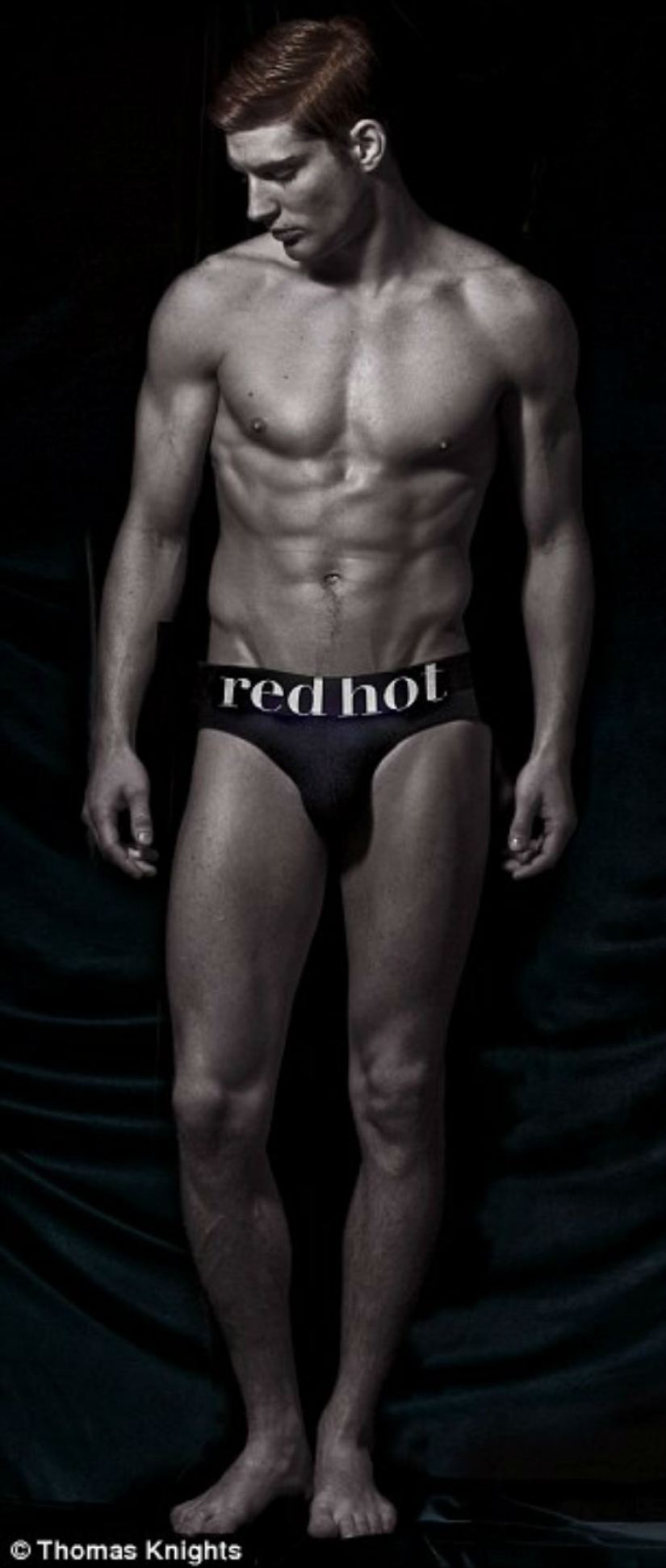 Hermosas, famosas, pelirrojas y desnudas posando para una sesión de fotos única