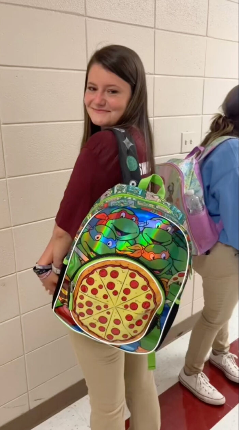 High School Seniors Are Rocking Kindergarten Backpacks To School