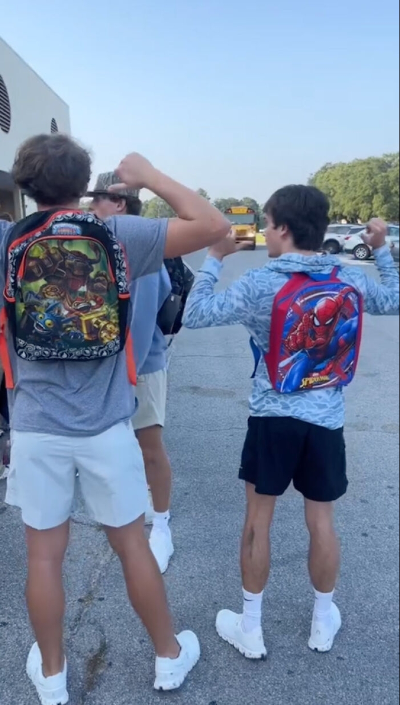High School Seniors Are Rocking Kindergarten Backpacks To School