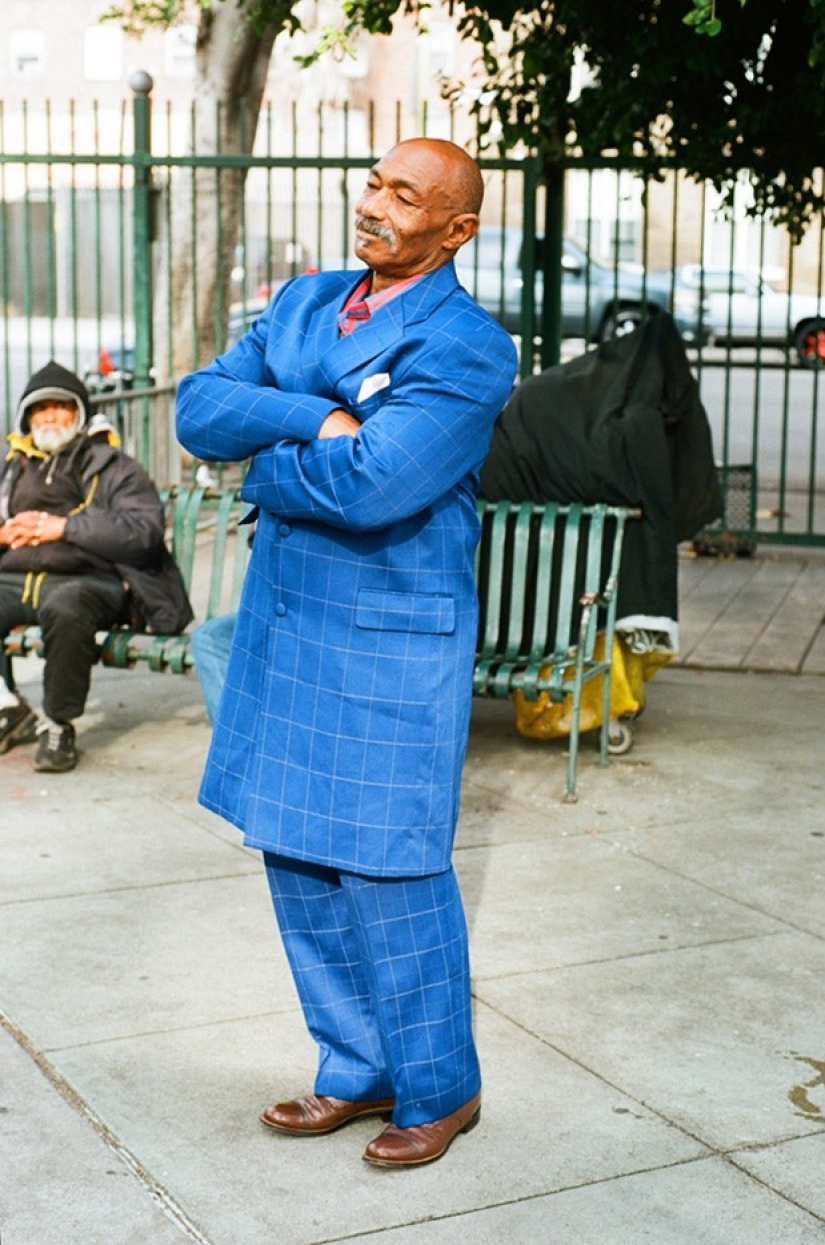 Hipsters are resting - in the frame are inhabitants of the outskirts, unmercenaries and homeless people Hipsters are resting - in the frame are inhabitants of the outskirts, unmercenaries and homeless people