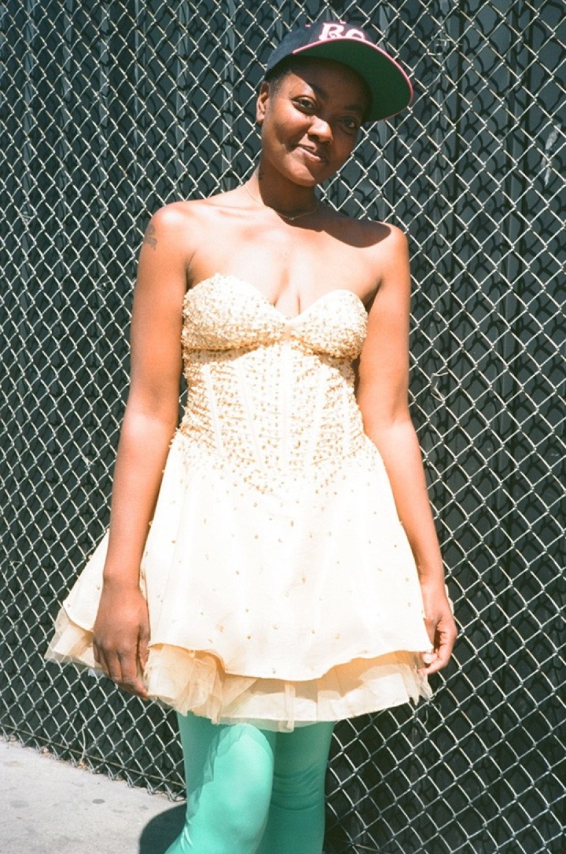 Hipsters are resting - in the frame are inhabitants of the outskirts, unmercenaries and homeless people Hipsters are resting - in the frame are inhabitants of the outskirts, unmercenaries and homeless people