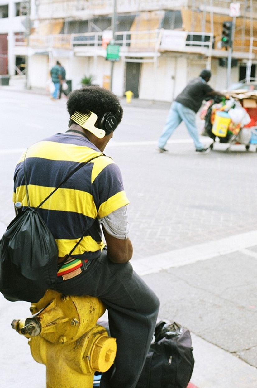 Hipsters are resting - in the frame are inhabitants of the outskirts, unmercenaries and homeless people Hipsters are resting - in the frame are inhabitants of the outskirts, unmercenaries and homeless people