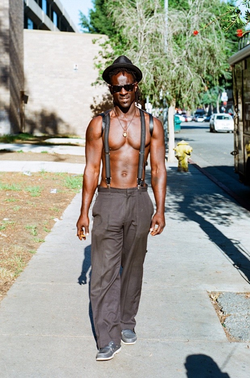 Hipsters are resting - in the frame are inhabitants of the outskirts, unmercenaries and homeless people Hipsters are resting - in the frame are inhabitants of the outskirts, unmercenaries and homeless people