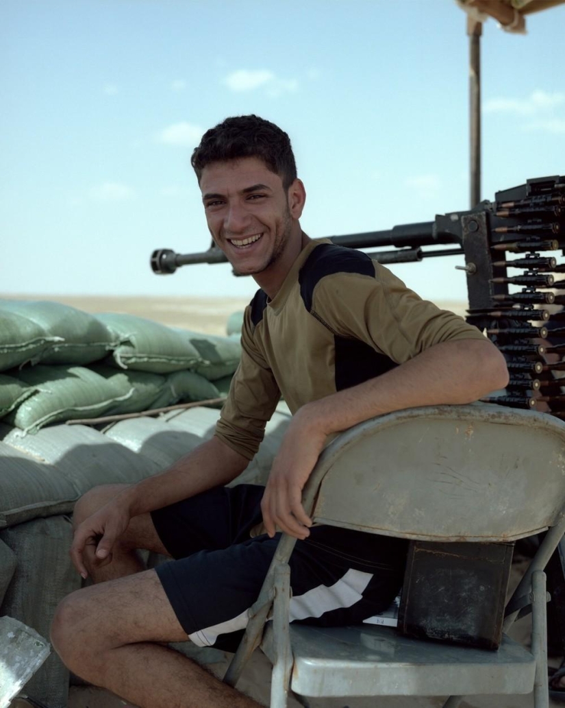 Hombres que renunciaron a sus trabajos y se fueron a luchar contra ISIS