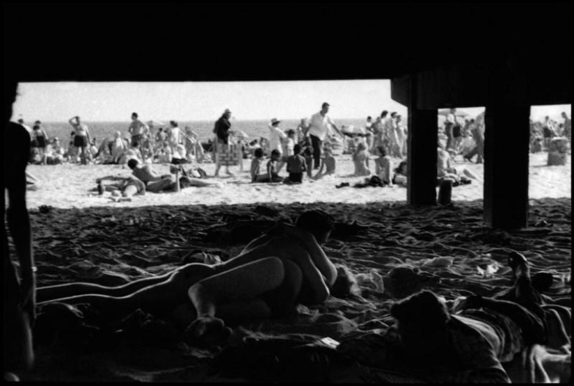 Honest and poignant photos from Bruce Davidson&#39;s album &quot;Brooklyn Gangs: Summer 1959&quot;
