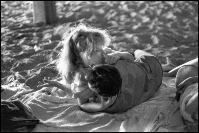 Honest and poignant photos from Bruce Davidson&#39;s album &quot;Brooklyn Gangs: Summer 1959&quot;
