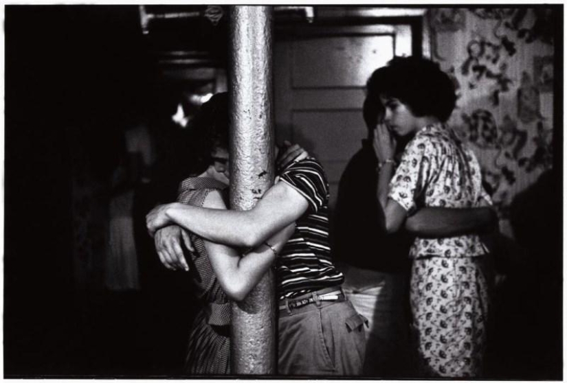 Honest and poignant photos from Bruce Davidson&#39;s album &quot;Brooklyn Gangs: Summer 1959&quot;