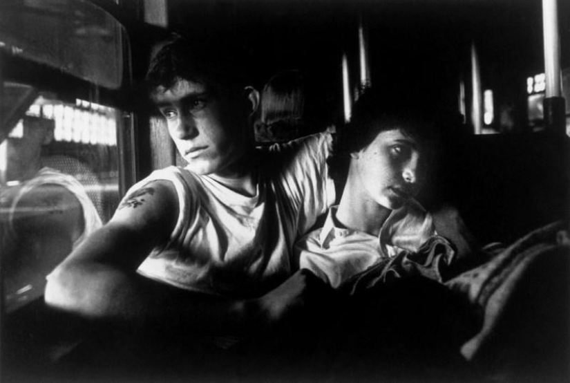 Honest and poignant photos from Bruce Davidson&#39;s album &quot;Brooklyn Gangs: Summer 1959&quot;